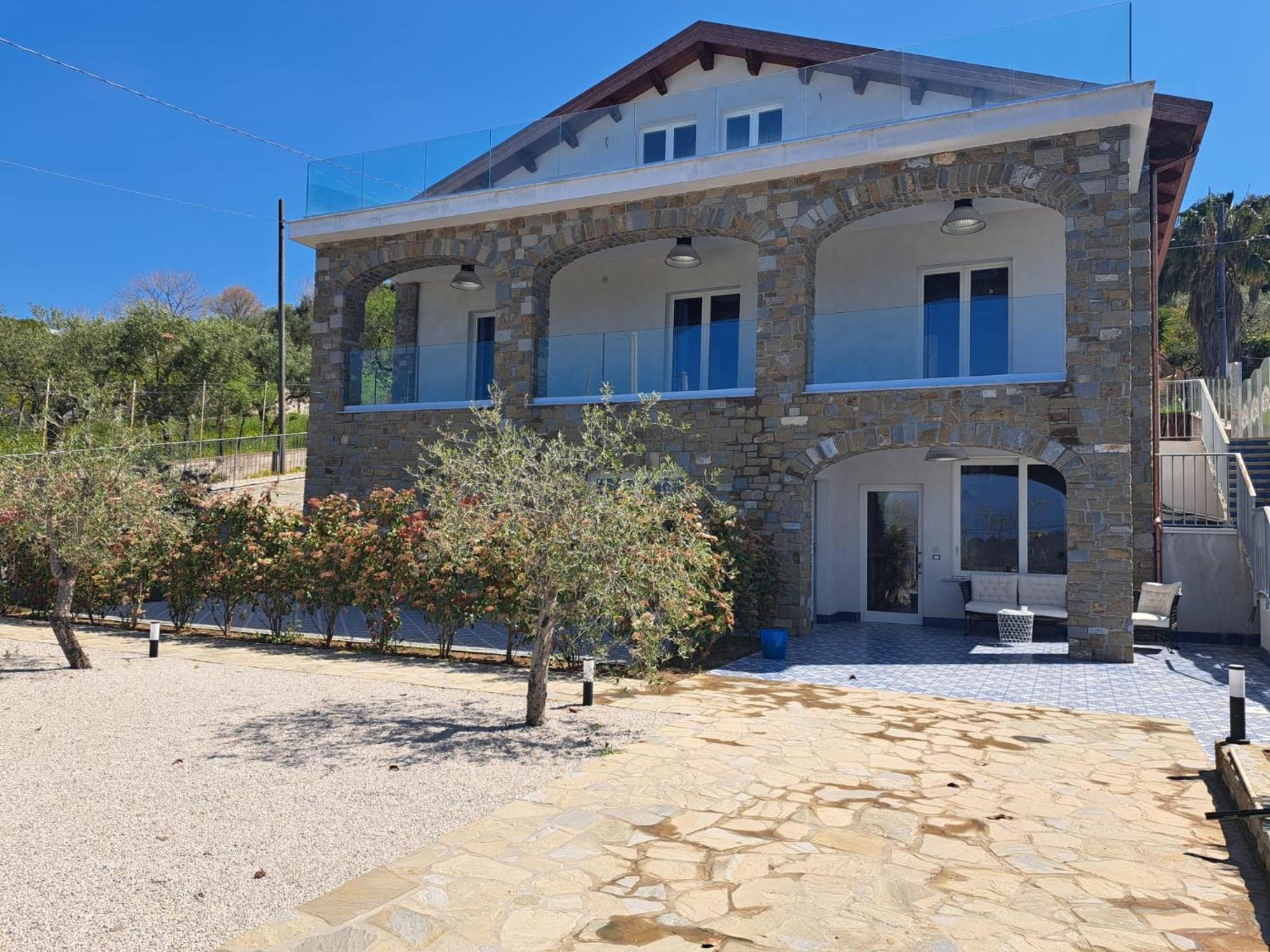 아그로폴리 Paoma B&B 외부 사진